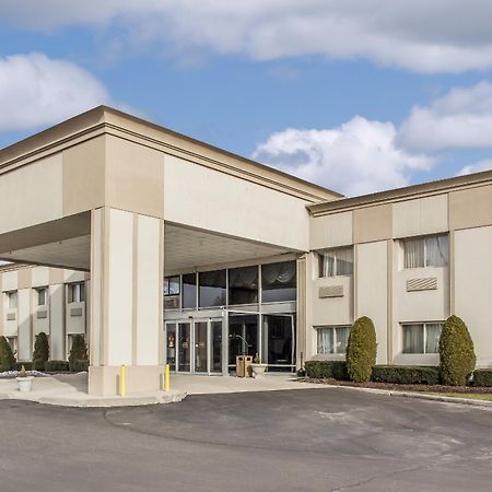 Comfort Inn Medford-Long Island Экстерьер фото