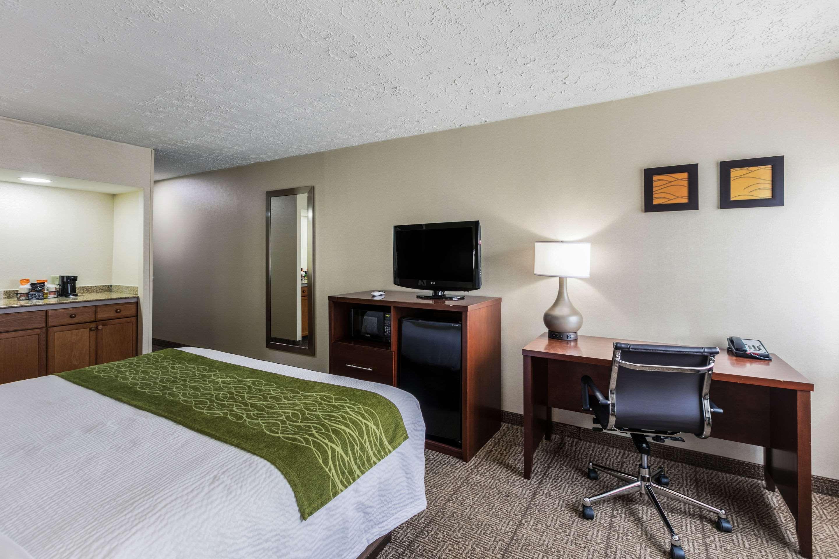 Comfort Inn Medford-Long Island Экстерьер фото