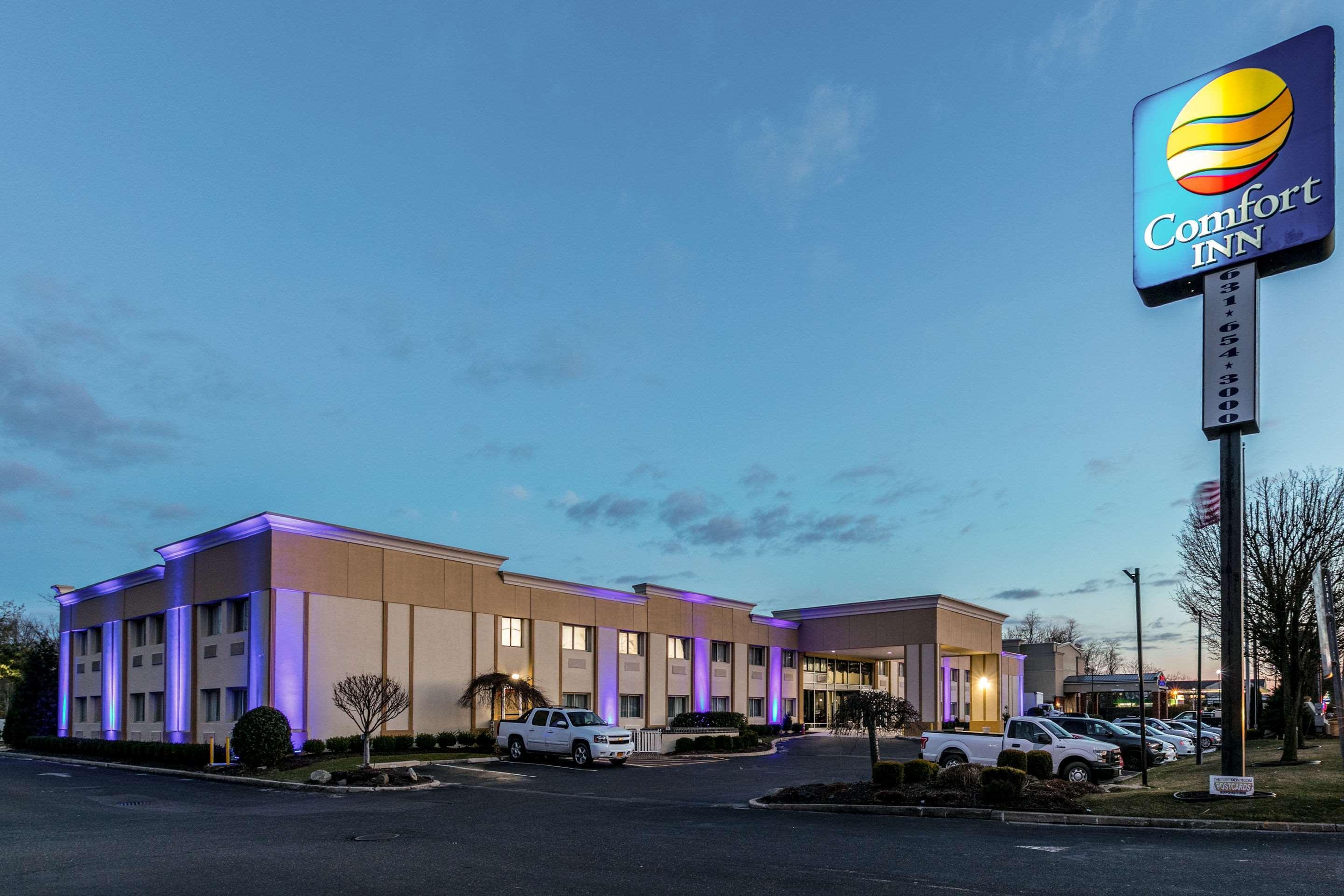 Comfort Inn Medford-Long Island Экстерьер фото