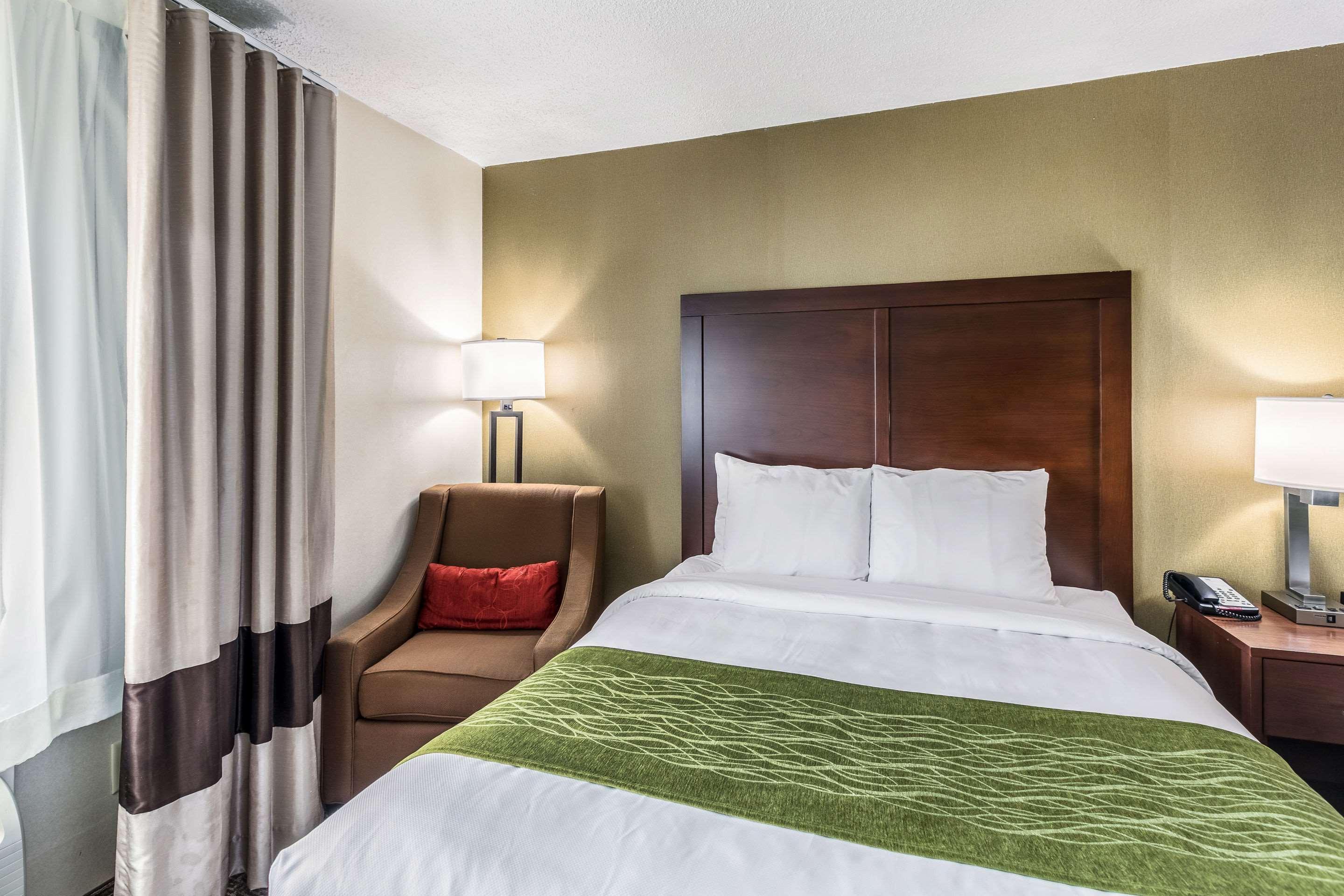 Comfort Inn Medford-Long Island Экстерьер фото