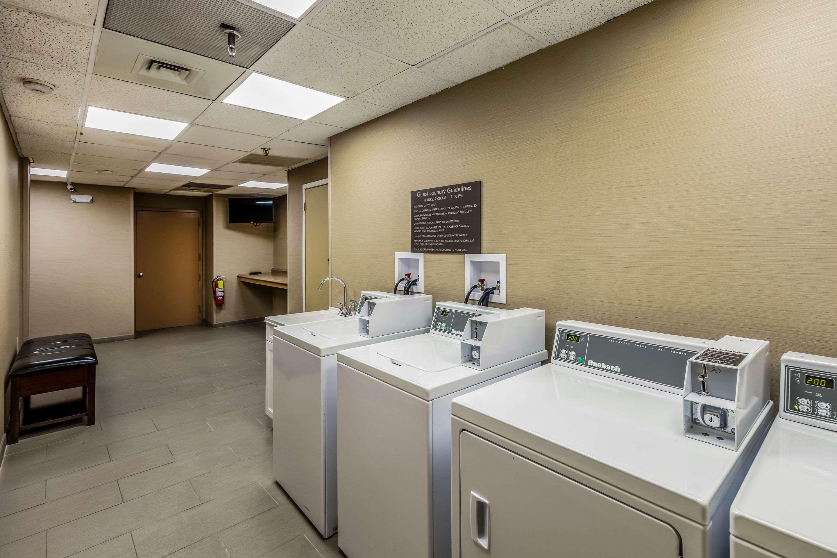 Comfort Inn Medford-Long Island Экстерьер фото
