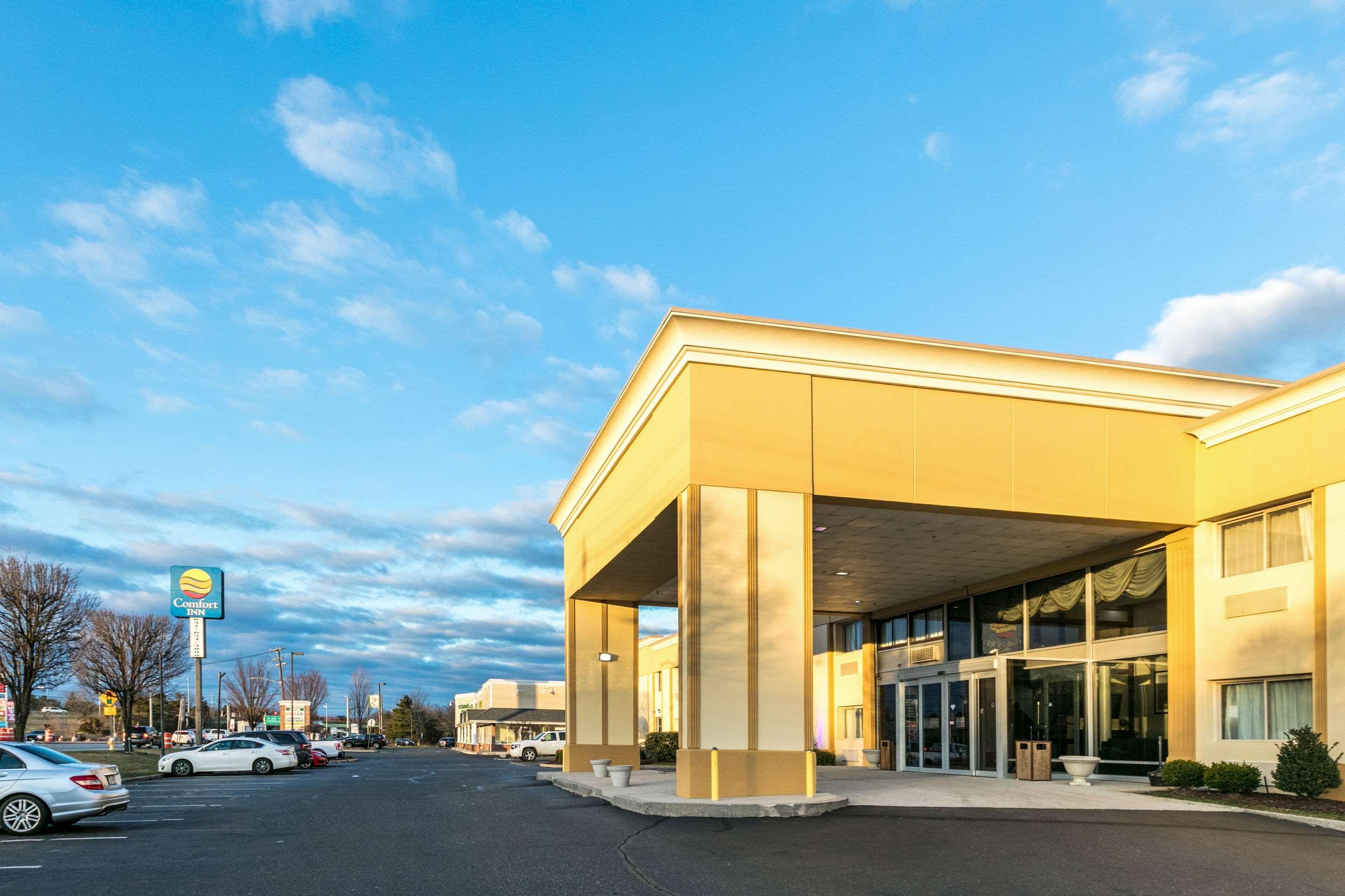 Comfort Inn Medford-Long Island Экстерьер фото