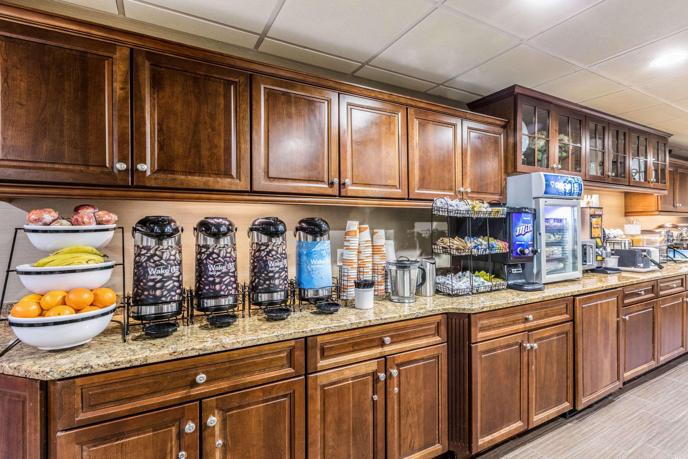 Comfort Inn Medford-Long Island Экстерьер фото