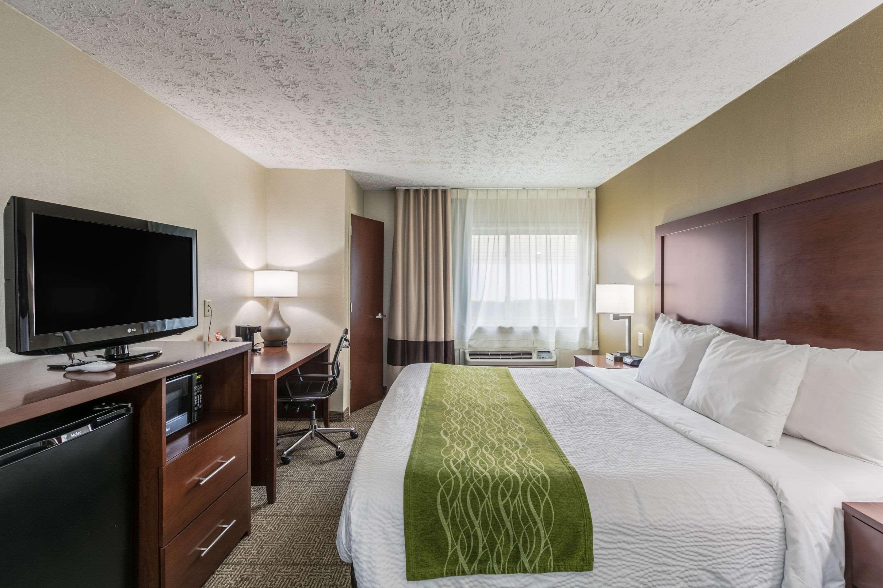 Comfort Inn Medford-Long Island Экстерьер фото